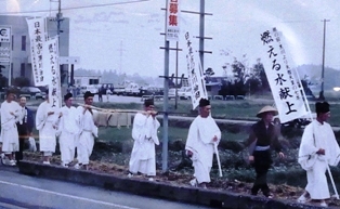 黒川村献上行列