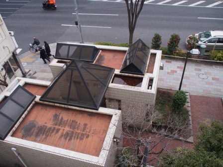 交番の屋根