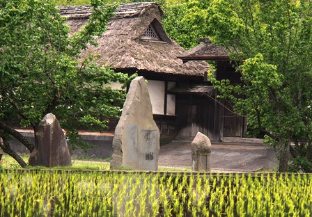 富士宮市井出家の高麗門と長屋