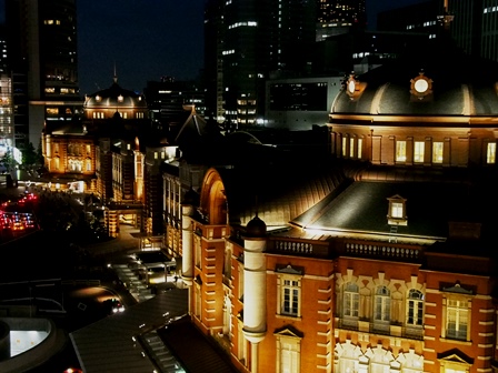 夜の東京駅