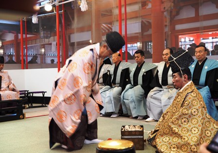 2宮司面箱生田神社面掛け神事P1020107