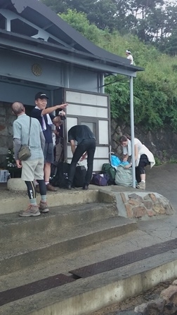 祠　この少し山側に落雷