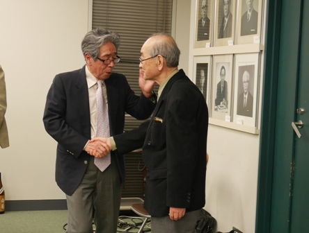 難波連太郎氏(左)と十代田知三氏(右)