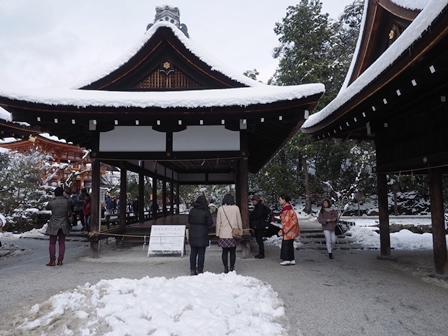 seminoogawa にかかる橋殿で、今年初めて翁が奉納されるP1020069 seminoogawa にかかる橋殿で、今年初めて翁が奉納されるP1020069