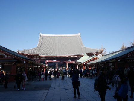 この大屋根はチタンだったのですねえP2090271