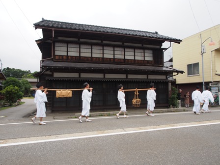 黒川燃水祭献上行列