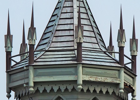 刺々しい屋根　P6300026 (3)