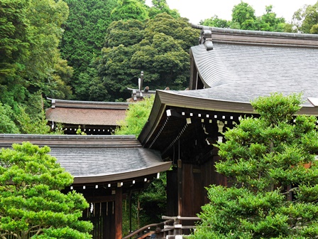 近江神宮、拝殿と本殿P2130884