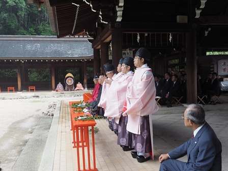 各県献灯者による玉串拝礼P7070182