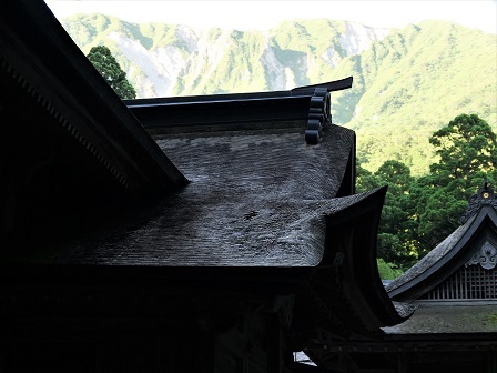 448しもやま)山神社から大山を望む