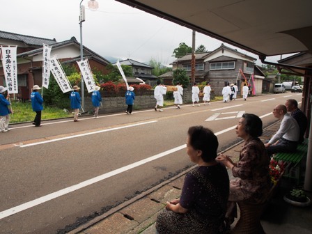 市内での行列